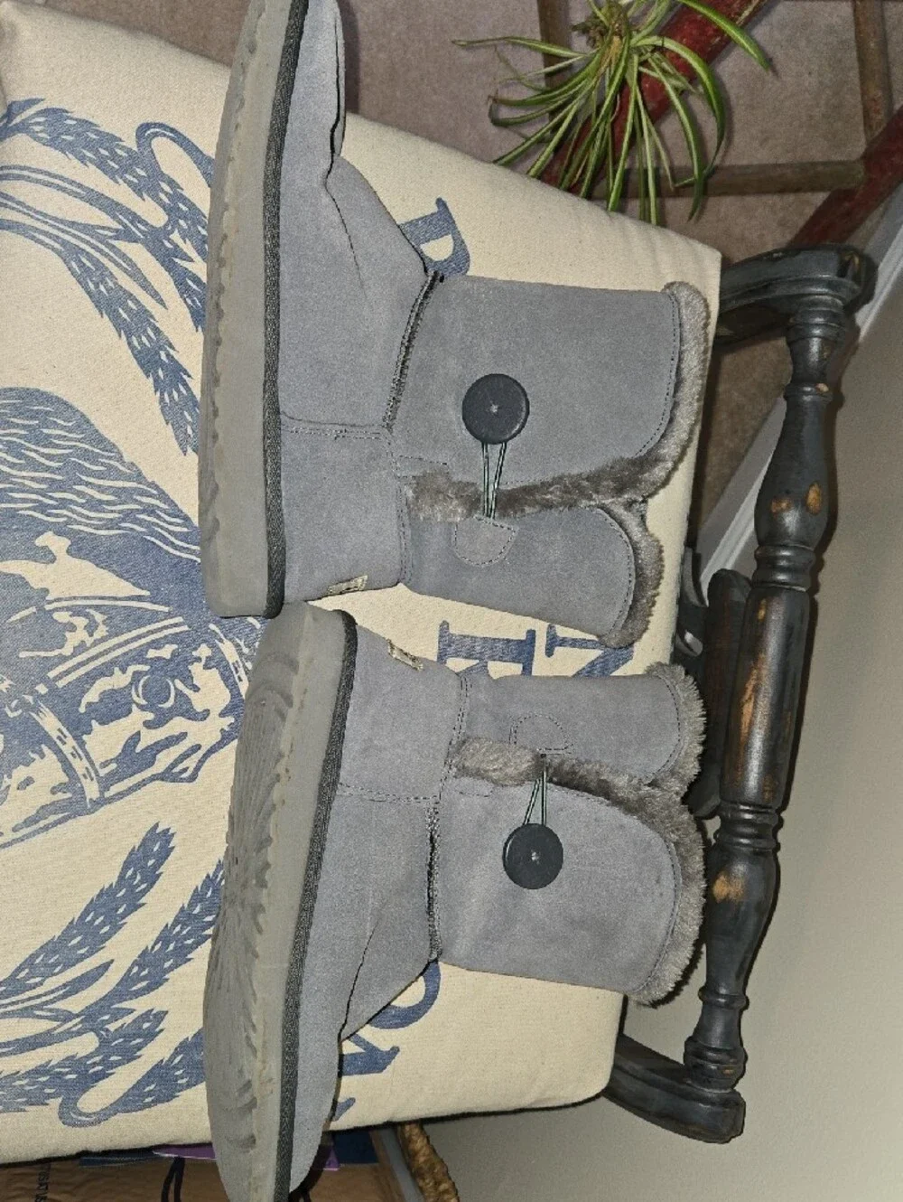 UGG soft charcoal